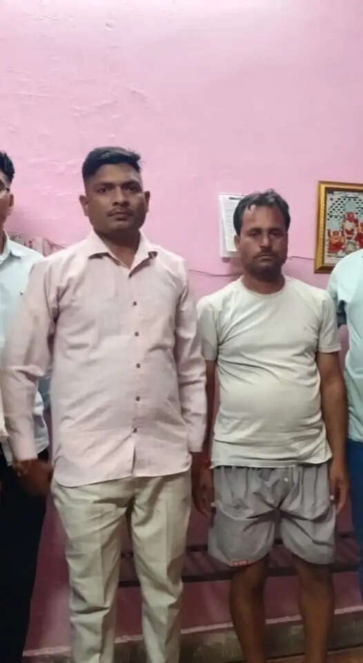 पंद्रह हजार रुपये की रिश्वत लेता हैड कांस्टेबल गिरफ्तार