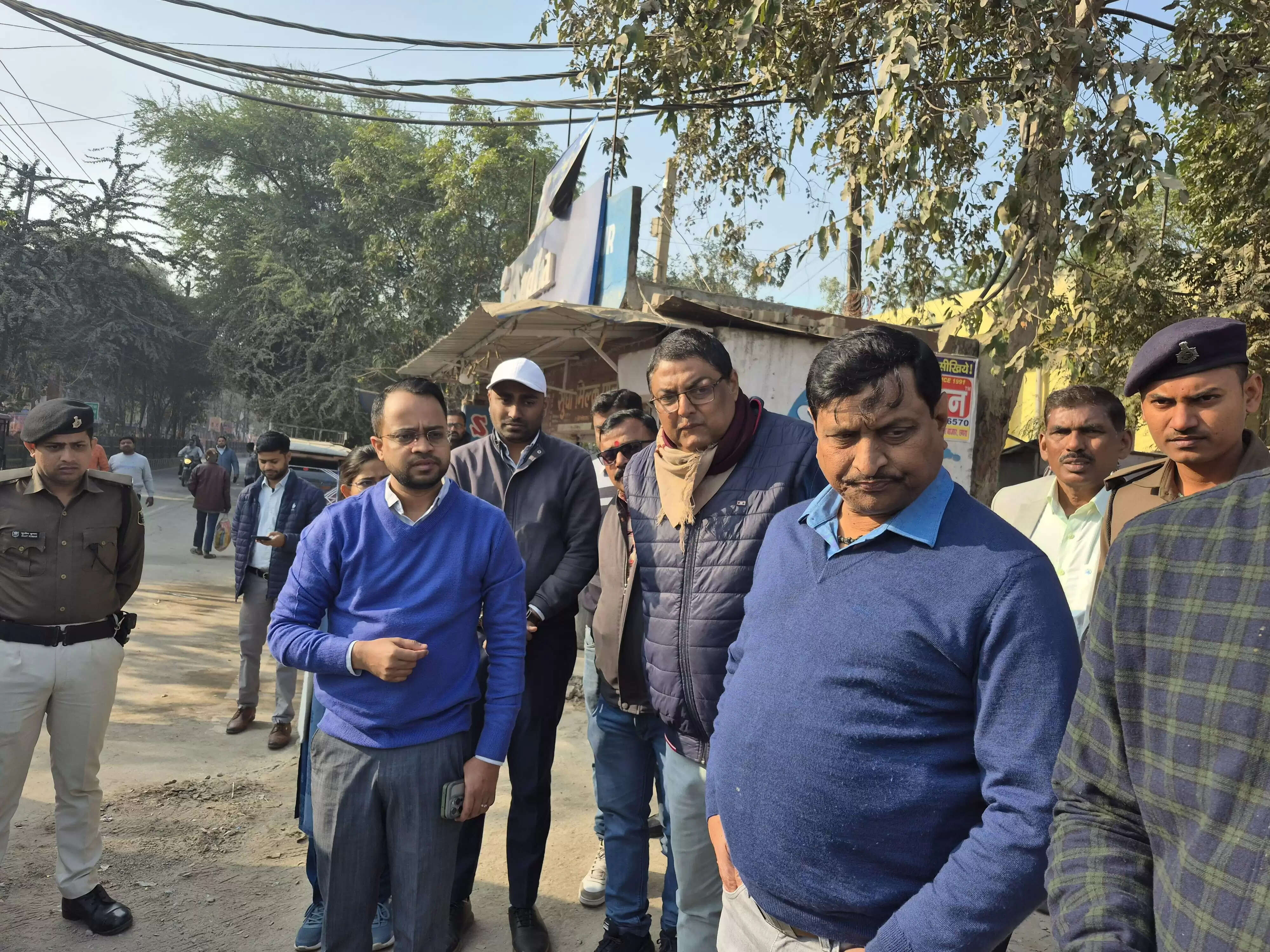 डीएम ने किया खनुआ नाला और शहर के ड्रेनेज सिस्टम का स्थलीय निरीक्षण