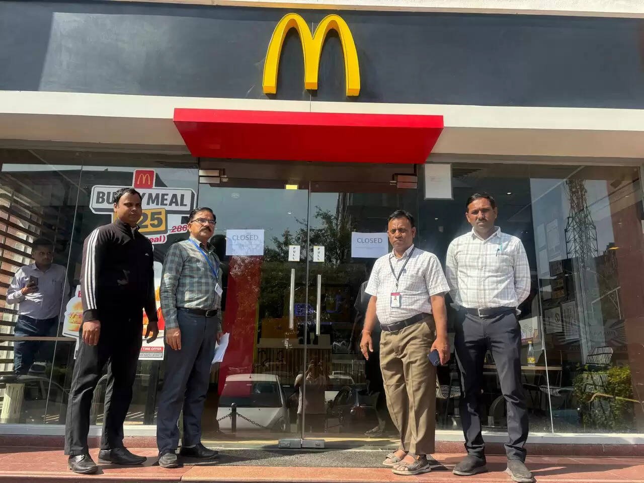 मैकडॉनल्ड आउटलेट का लाइसेंस निलंबित: जांच में खाद्य तेल मिला अनसेफ