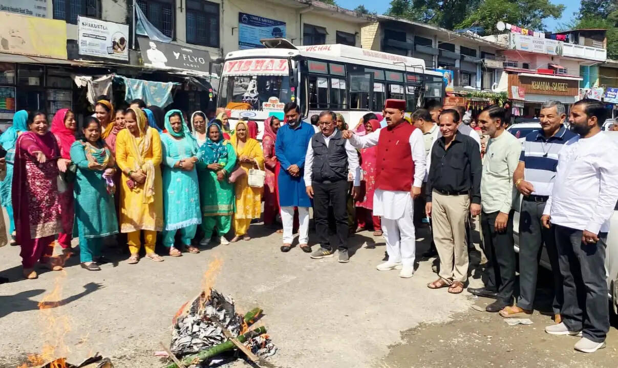 महिलाओं के सम्मान में नारी शक्ति मैदान में, भाजपा महिला मोर्चा का प्रदर्शन