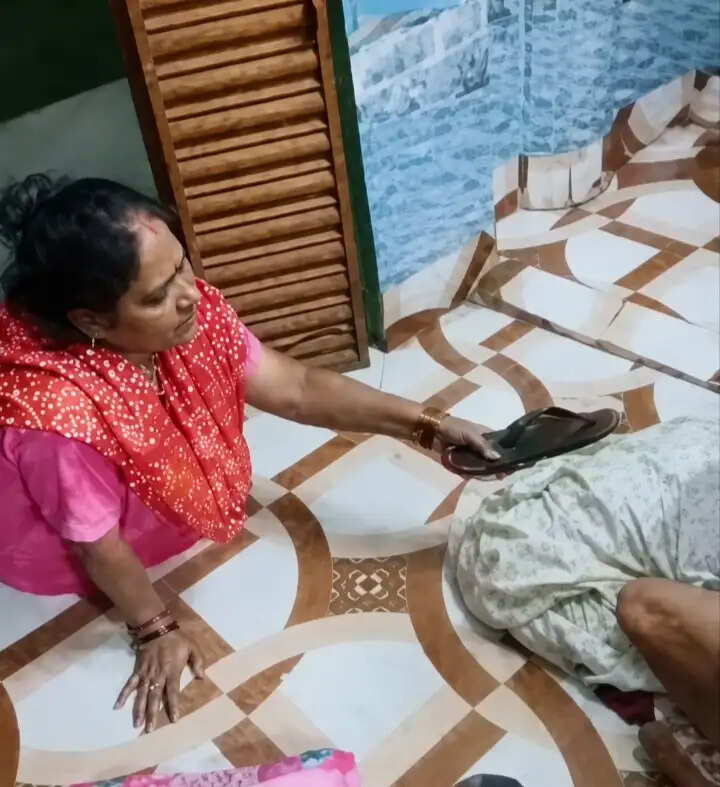 खड़गपुर में वृद्ध सास की पिटाई का वीडियो वायरल, पुलिस ने बहू को किया गिरफ्तार
