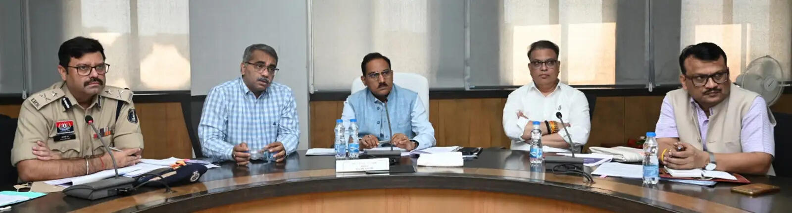रायपुर : राष्ट्रीय अनुसूचित जाति आयोग ने की लंबित प्रकरणों की समीक्षा