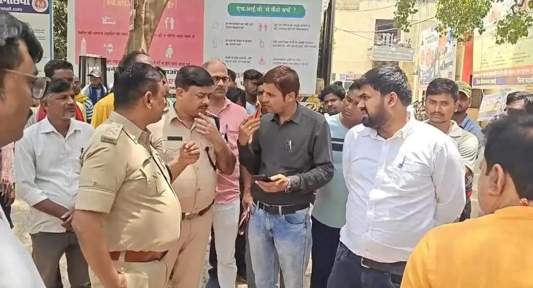 सेफ्टी टैंक में दम घुटने से तीन मजदूर की मौत