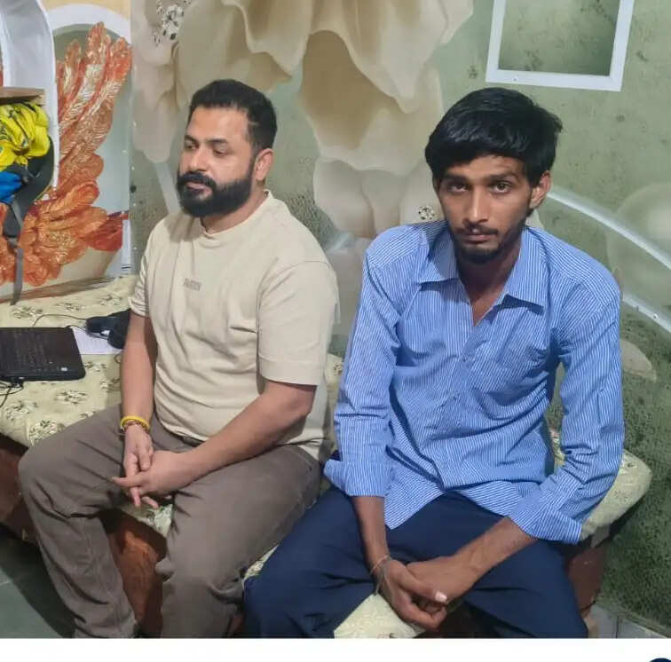 नदबई अस्पताल के वरिष्ठ चिकित्सा अधिकारी के लिए 35 हजार की रिश्वत लेते दलाल गिरफ्तार