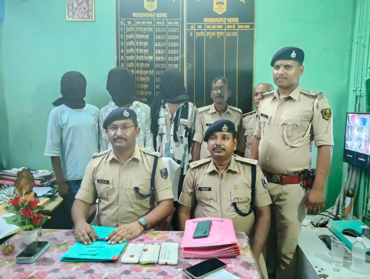 लूटकांड का चार घंटे में खुलासा, तीन आरोपित गिरफ्तार