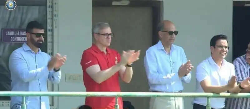 मुख्यमंत्री ने खिलाड़ियों और सहायक कर्मचारियों के लिए 2 करोड़ रुपये के पुरस्कार की घोषणा की