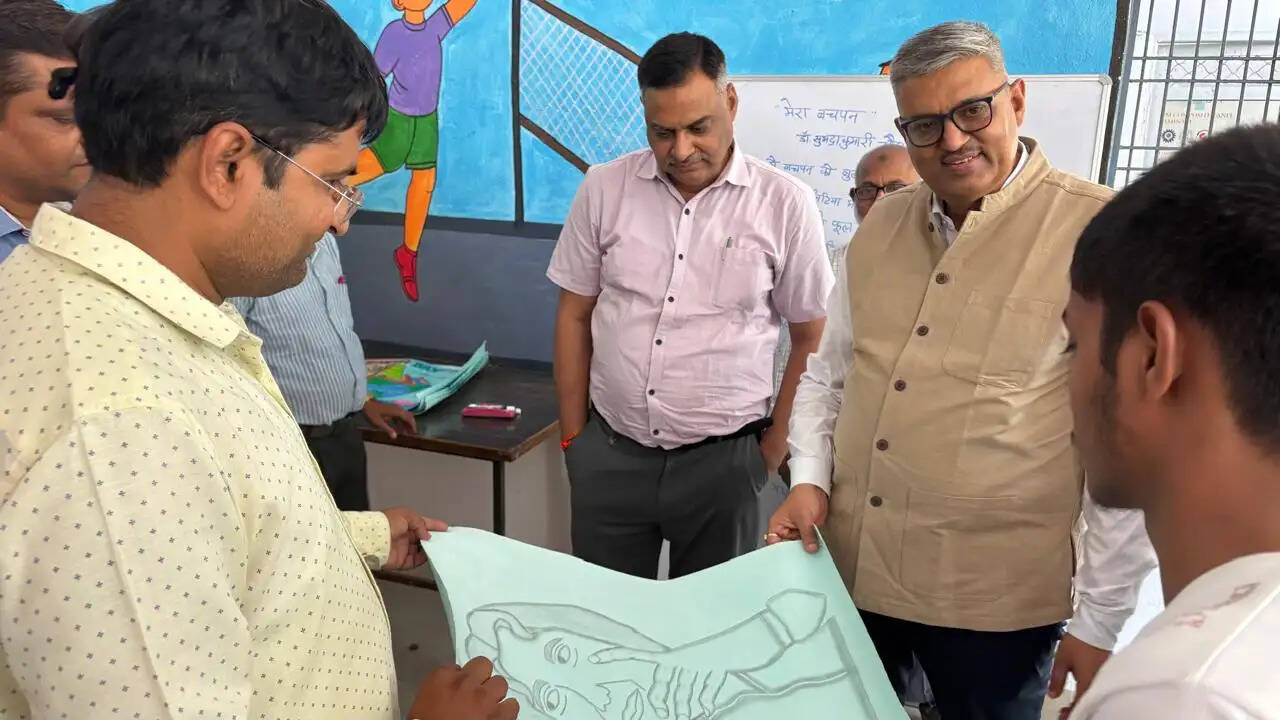जनपद न्यायाधीश मीरजापुर ने बाल संरक्षण गृह में बच्चों से किया संवाद