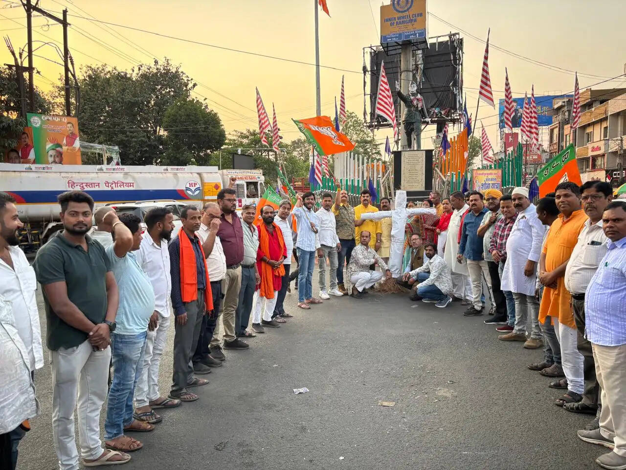 अधिनियम का विरोध करने पर भाजपा ने फूंका विपक्ष का पुतला