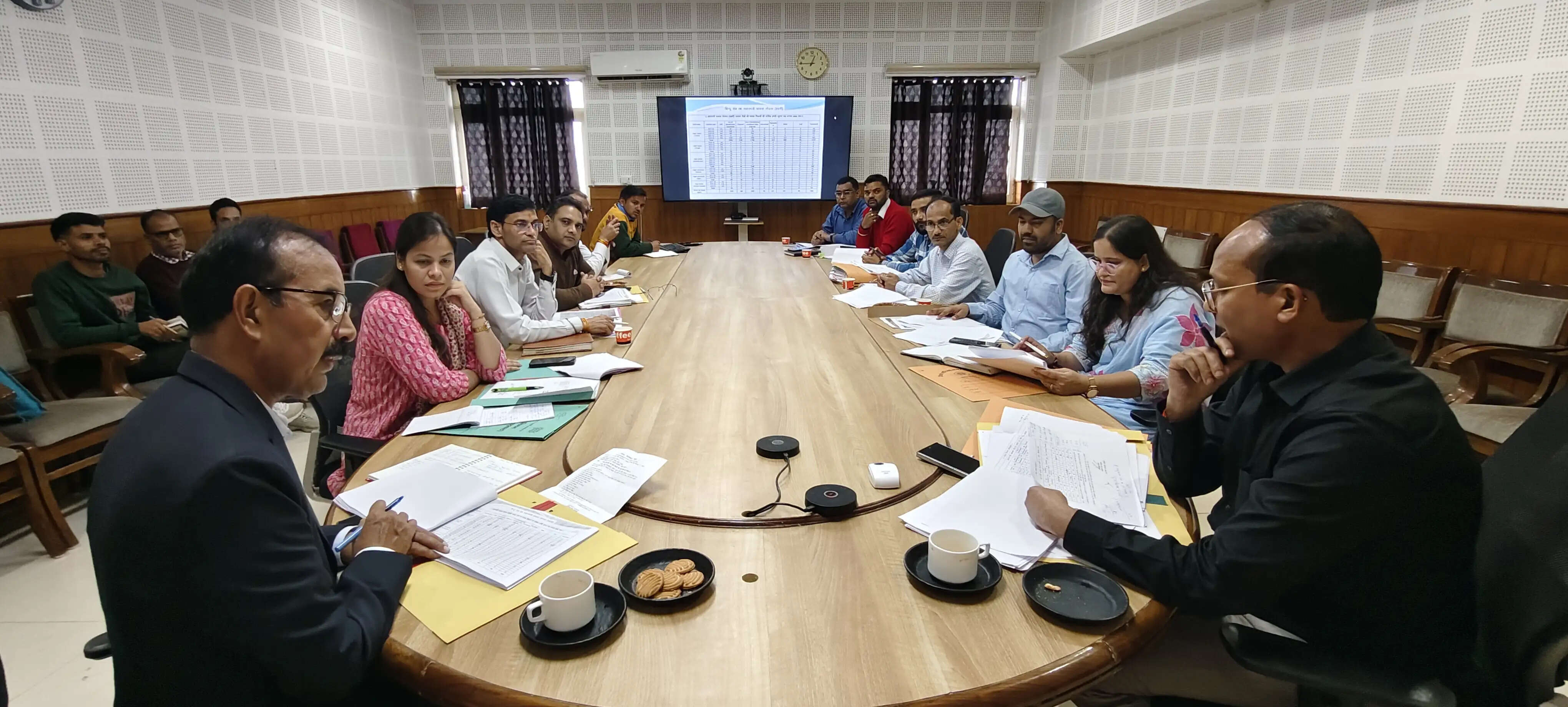 शहरी विकास योजनाओं में तेजी लाने के निर्देश