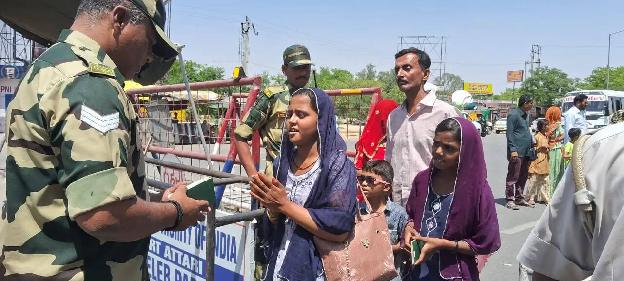 भारत से 537 नागरिक पाकिस्तान लौटे, 850 भारतीय आए वापस