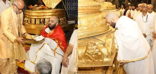 तिरुमाला मंदिर पहुंचे अनंत अंबानी, भगवान वेंकटेश्वर के चरणों में अर्पित किए केश