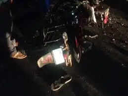 मंडला में भीषण सड़क हादसा: दो बाइकों की टक्कर में तीन युवकों की मौत, एक गंभीर