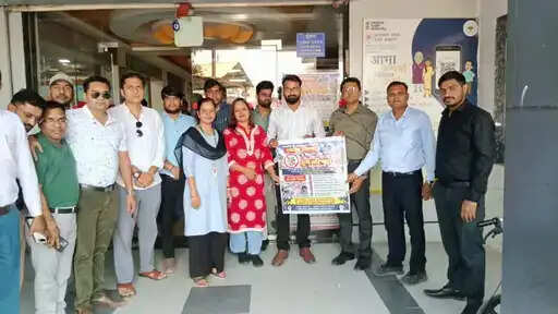 आयुष्मान योजना के विरोध में निजी अस्पतालों का प्रदर्शन, भोपाल में निकली एम्बुलेंस रैली