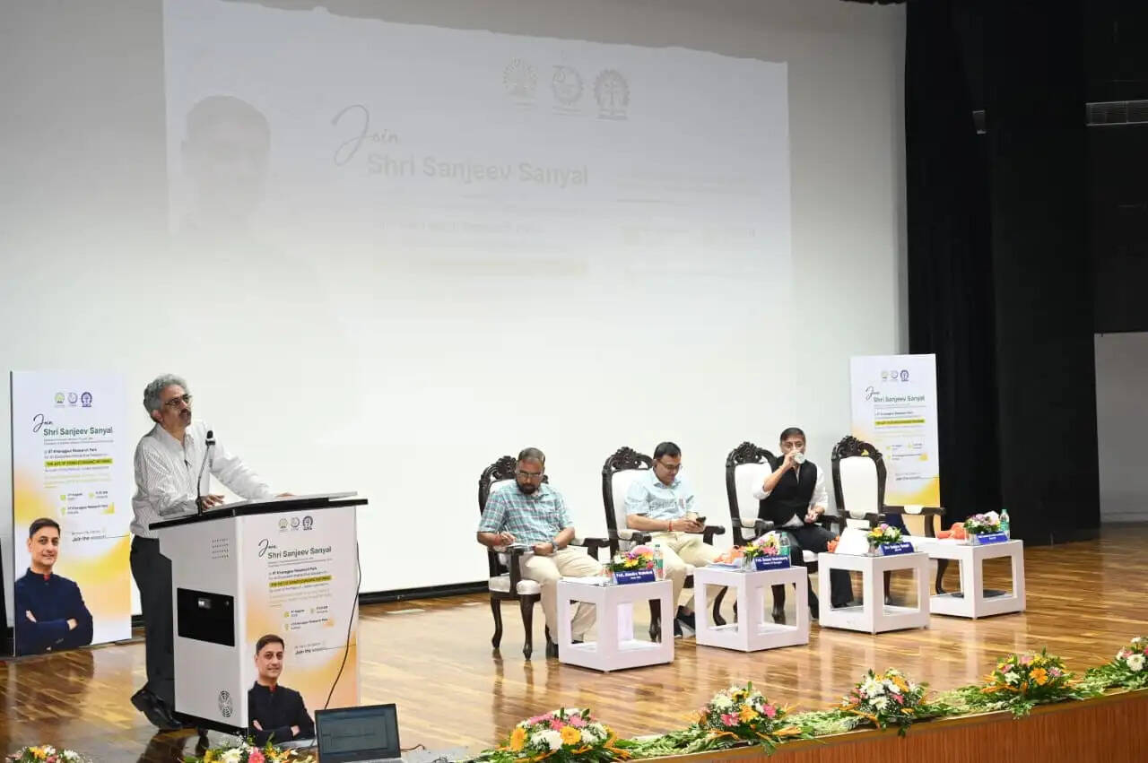आईआईटी खड़गपुर में आर्थिक सुधारों पर संजीव सान्याल ने रखा व्यापक दृष्टिकोण