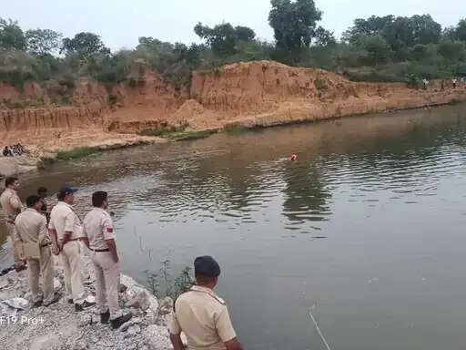 अनूपपुर: नदी में डूबा छात्र मामले में ठेकेदार-इंजीनियर पर प्रकरण पंजीबद्ध