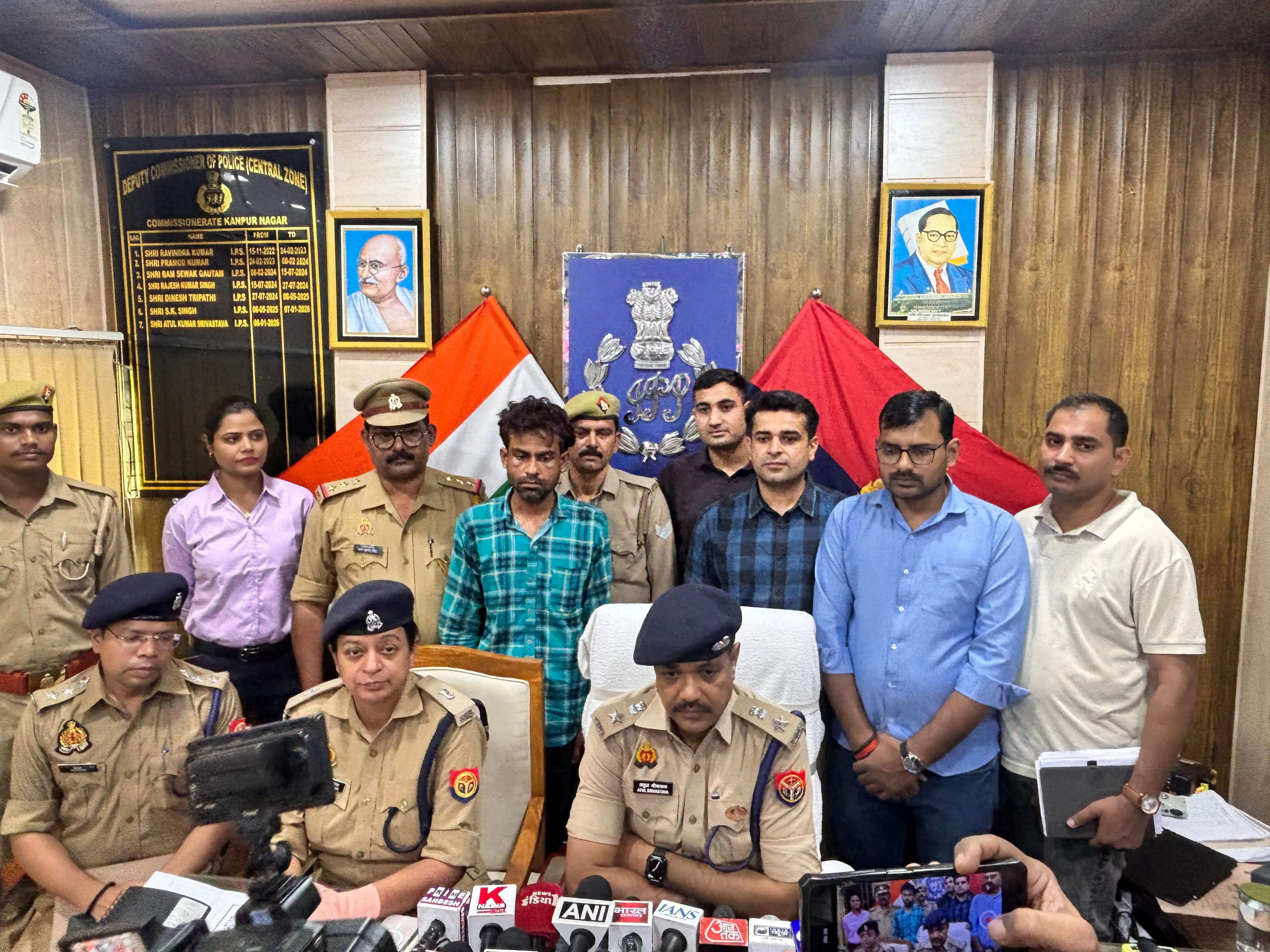 आरबीआई का अफसर बनकर रिटायर्ड जेई से 95 लाख की ठगी, पति-पत्नी गिरफ्तार