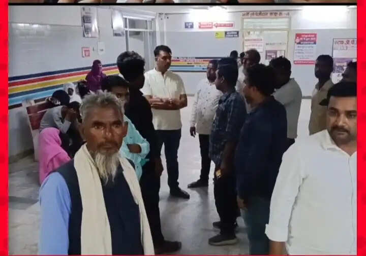 रीवा: युवती के घर फल खाने से सरपंच की मौत, परिजनों ने लगाया जहर देने का आरोप