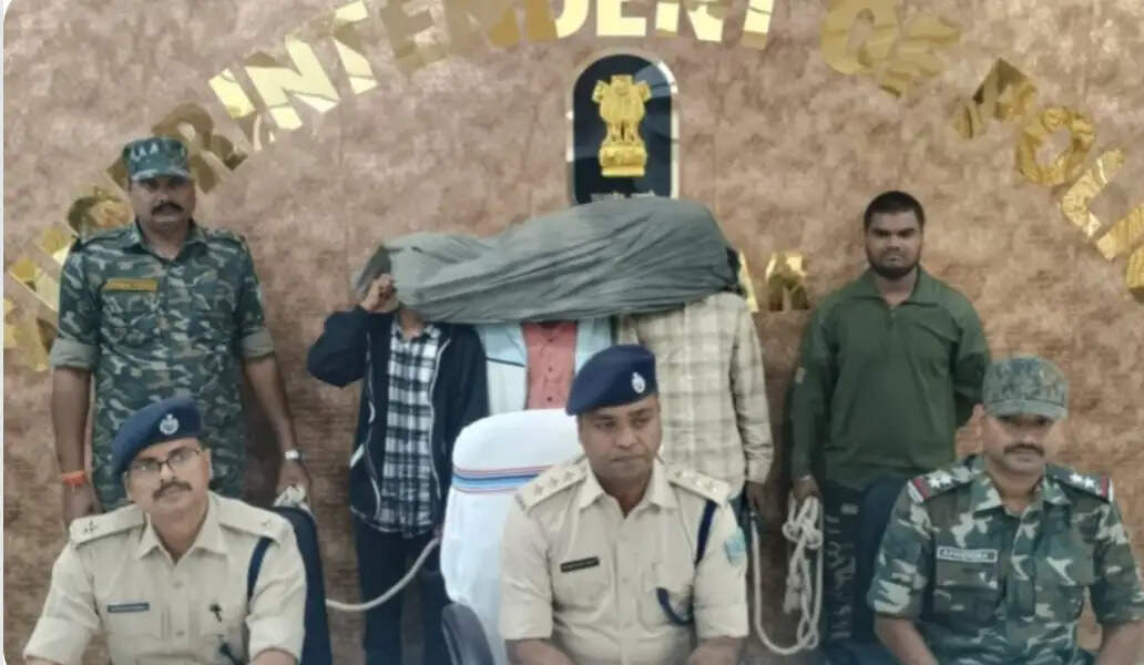 अपराध की योजना बनाते तीन अपराधी हथियार के साथ गिरफ्तार