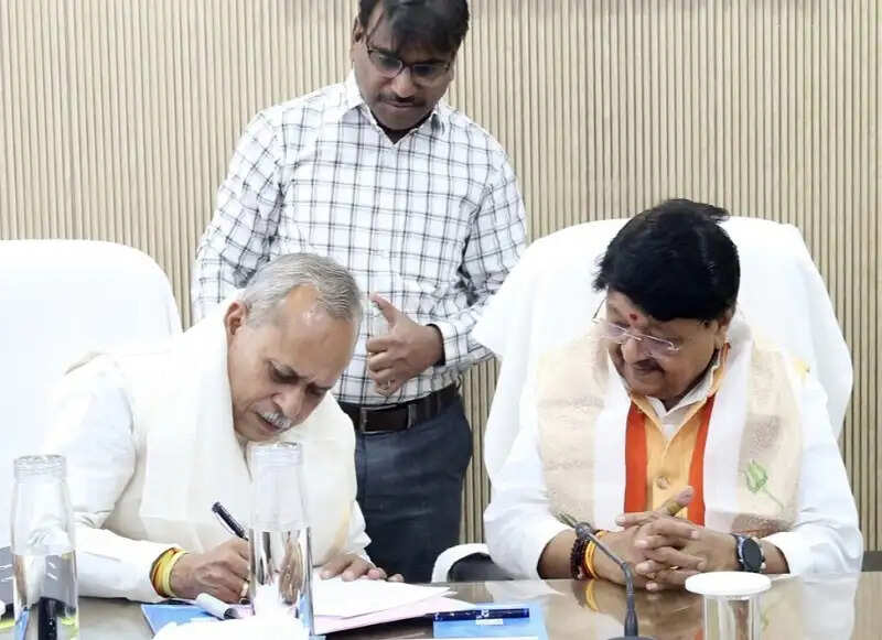 मप्र गृह निर्माण एवं अधोसंरचना विकास मंडल के नवनियुक्त अध्यक्ष जैन ने संभाला कार्यभार