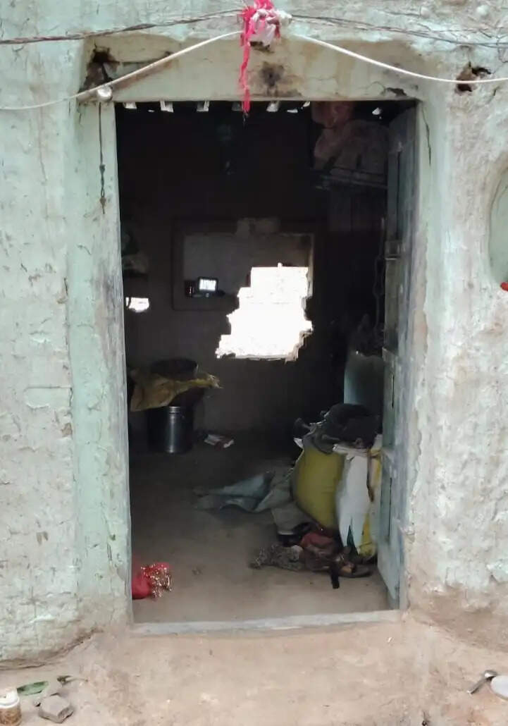 मकान में सेंध लगाकर नकदी व आभूषण चोरी, पुलिस जांच में जुटी