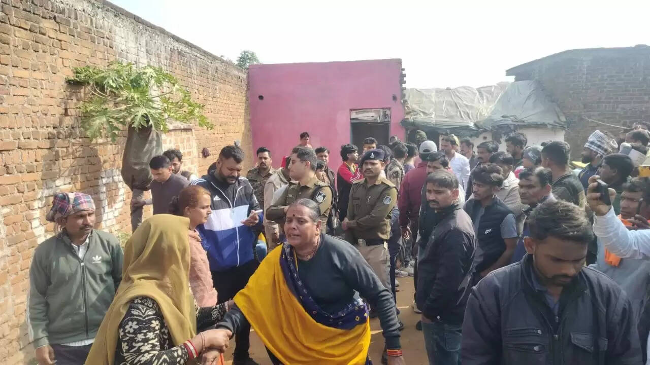 करैरा में 15 करोड़ की भूमि से हटाया अवैध अतिक्रमण, बस स्टैंड का होगा निर्माण