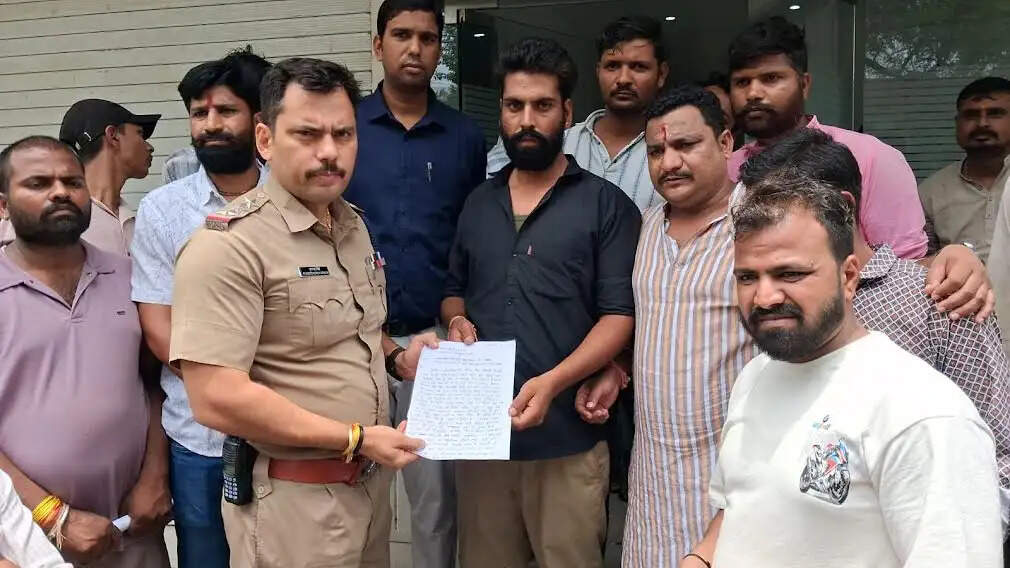 डिलीवरी के बाद महिला की मौत पर निजी क्लीनिक के बाहर हंगामा, उपचार में लापरवाही का आरोप