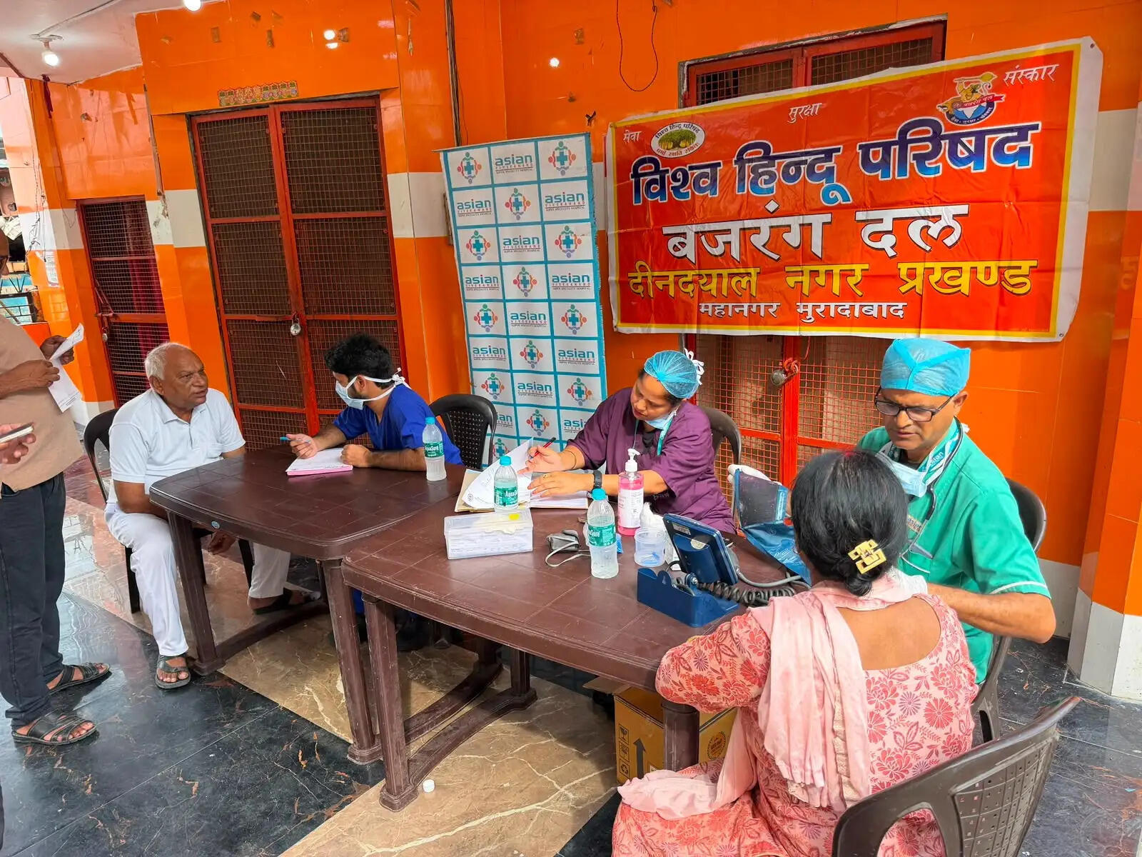 विहिप-बजरंग दल ने लगाया विशाल निःशुल्क चिकित्सा शिविर, 225 लोगों की हुई जांच