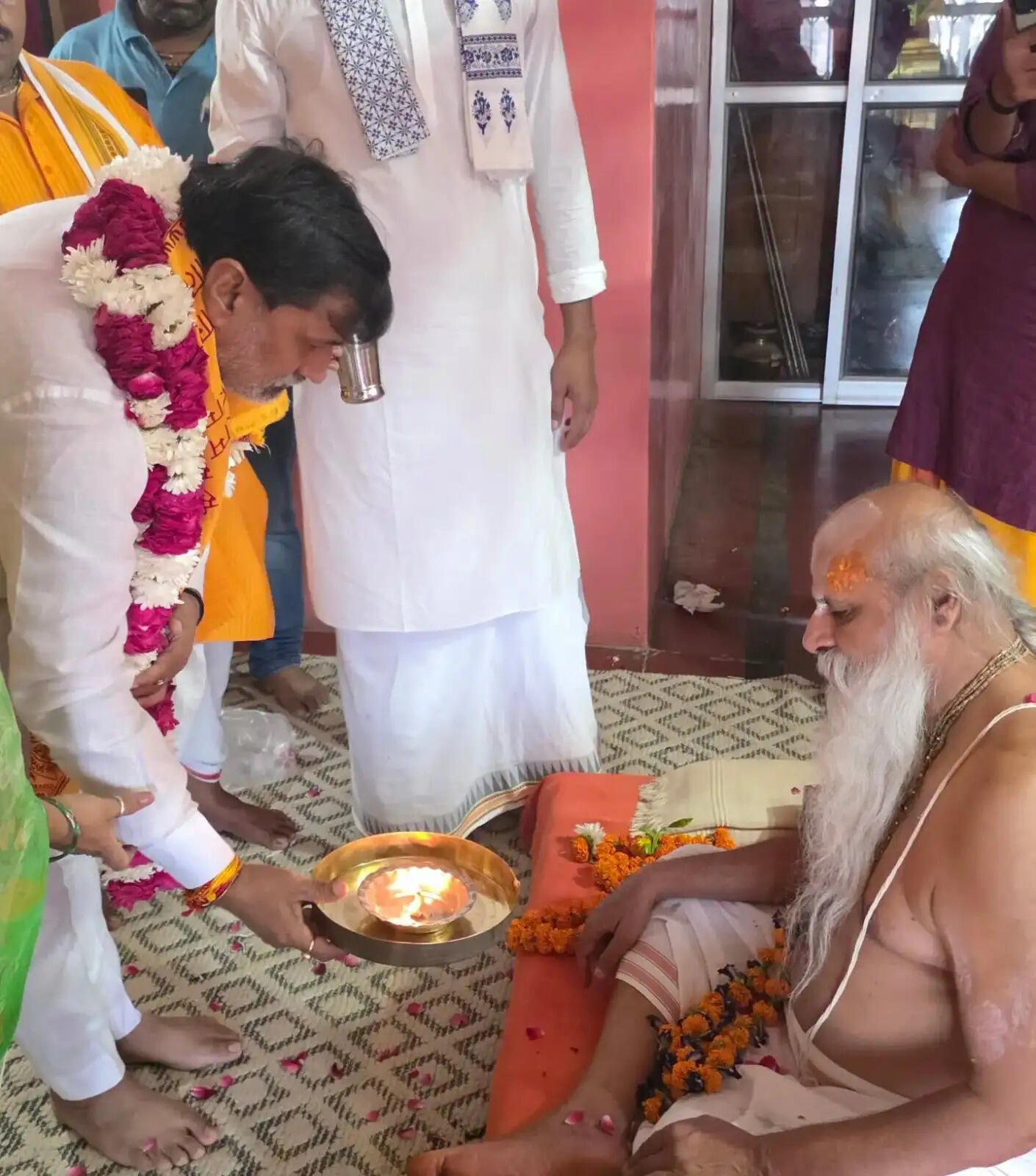 गुरु पूर्णिमा पर भाजपा ने चलाया समरसता संकल्प अभियान, संत-महंतों से लिया आशीर्वाद