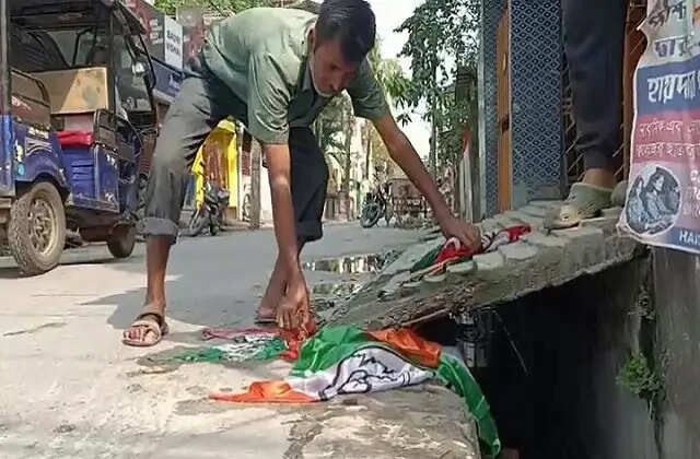 सिलीगुड़ी में तृणमूल के झंडे फाड़ने का आरोप, शिकायत दर्ज