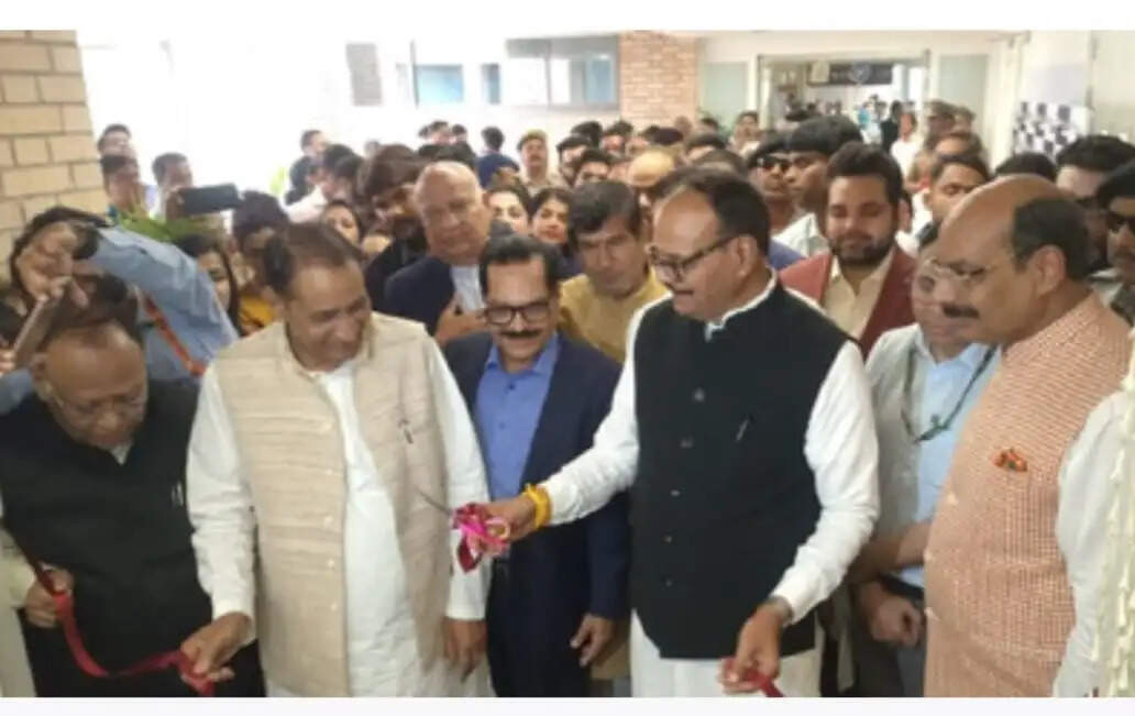 उपमुख्यमंत्री पाठक ने उत्तर भारत के सबसे बड़े बोन मैरो ट्रांसप्लांट सेंटर का किया उद्घाटन