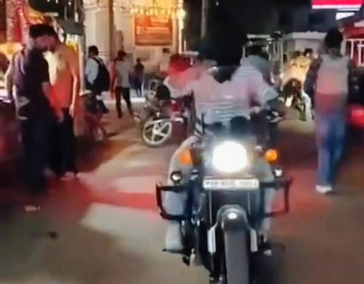 पानीपत: जेल से छूटते ही स्टंटबाज ने पुलिस को फिर दिखाया ठेंगा, सड़क पर फिर किया स्टंट