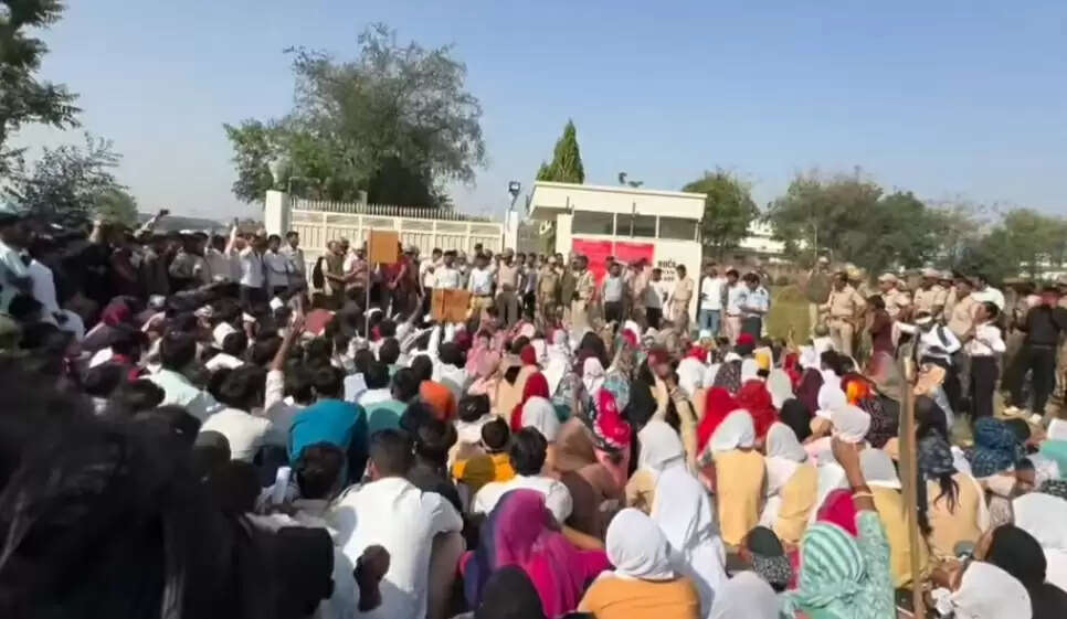 नोएडा हिंसा : झूठी सूचनाएं फैलाने में राजद के दाे प्रवक्ताओं समेत छह पर एफआईआर, कांग्रेस के दो नेता भी शामिल