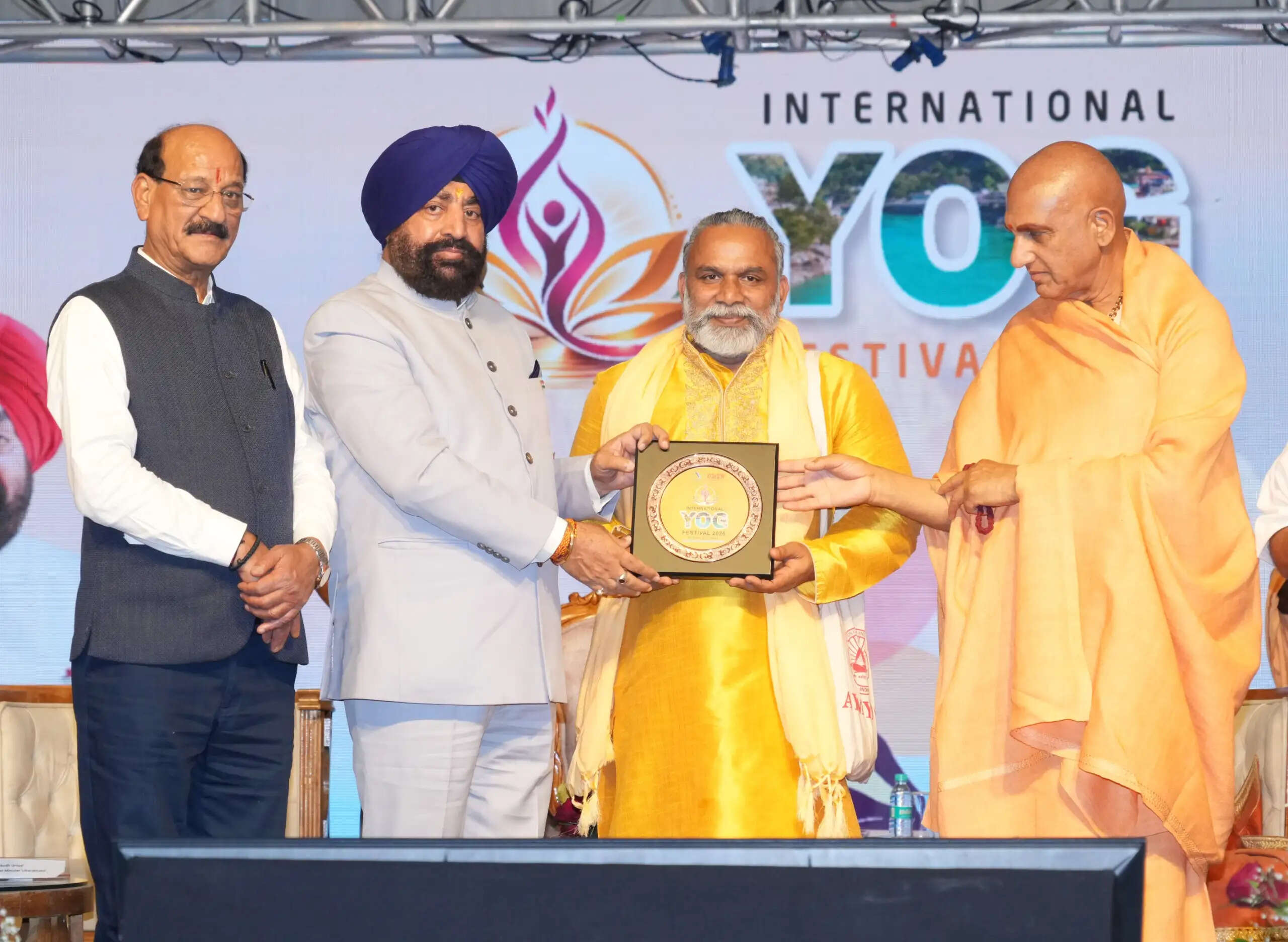 राज्यपाल ने किया योग के संदेश काे ऋषिकेश से विश्व के जन-जन तक पहुंचाने का आह्वान