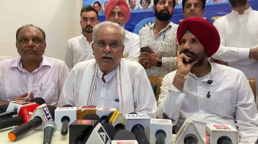 बठिंडा में कांग्रेस कार्यक्रम के दौरान चन्नी समर्थकों का हंगामा, राजा वड़िंग के खिलाफ नारेबाजी
