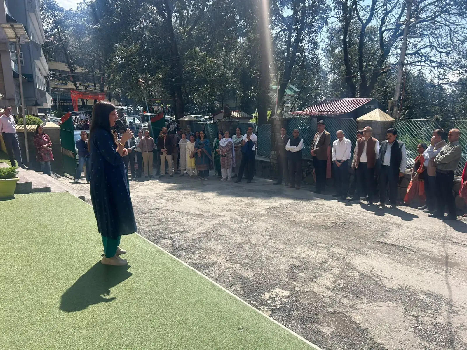 हिमाचल विश्वविद्यालय की स्वायत्तता बहाली की मांग, शिक्षकों का प्रदर्शन जारी