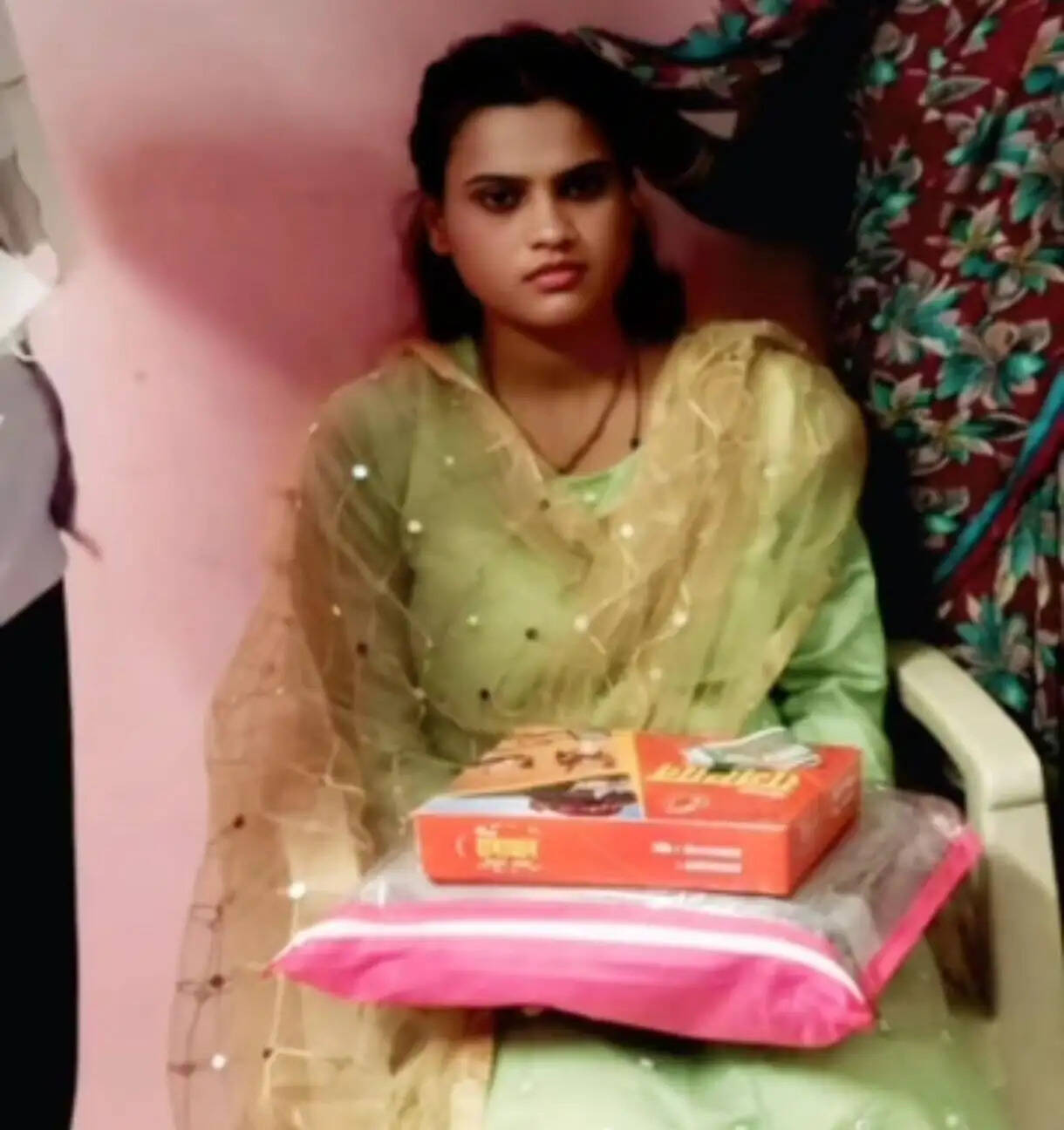 महोबा में संदिग्ध हालत में मिला युवती का शव, परिजनों ने लगाया हत्या का आरोप