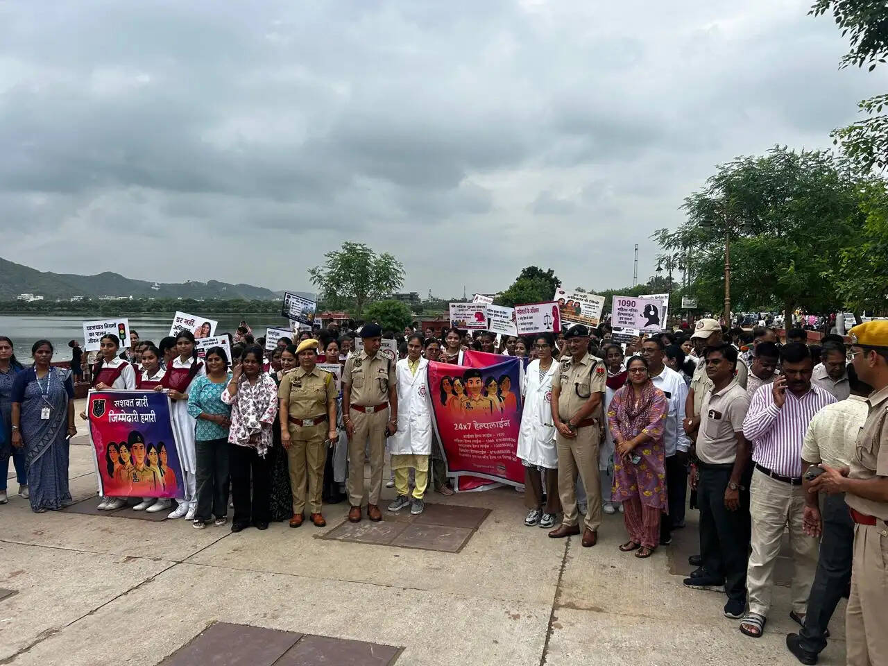 आत्मरक्षा से साइबर सुरक्षा तक, छात्राओं को जागरूक कर रही जयपुर पुलिस