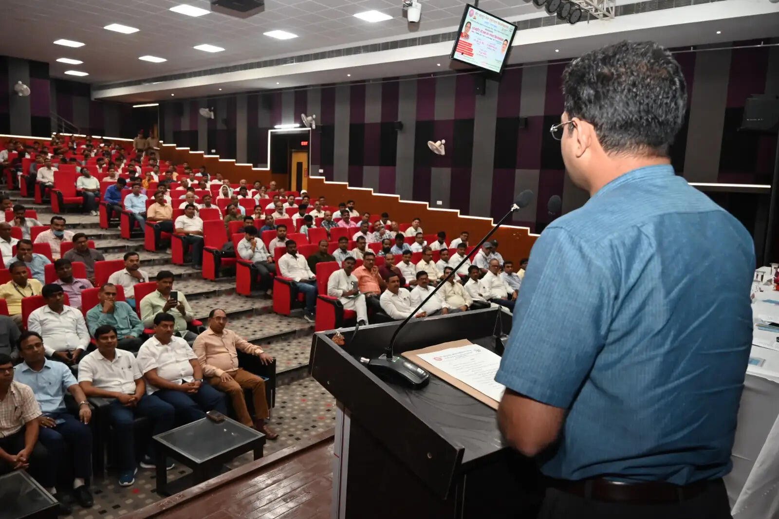 छात्रवृत्ति का लाभ हर पात्र विद्यार्थी तक पहुंचाना प्राथमिकता : जिलाधिकारी