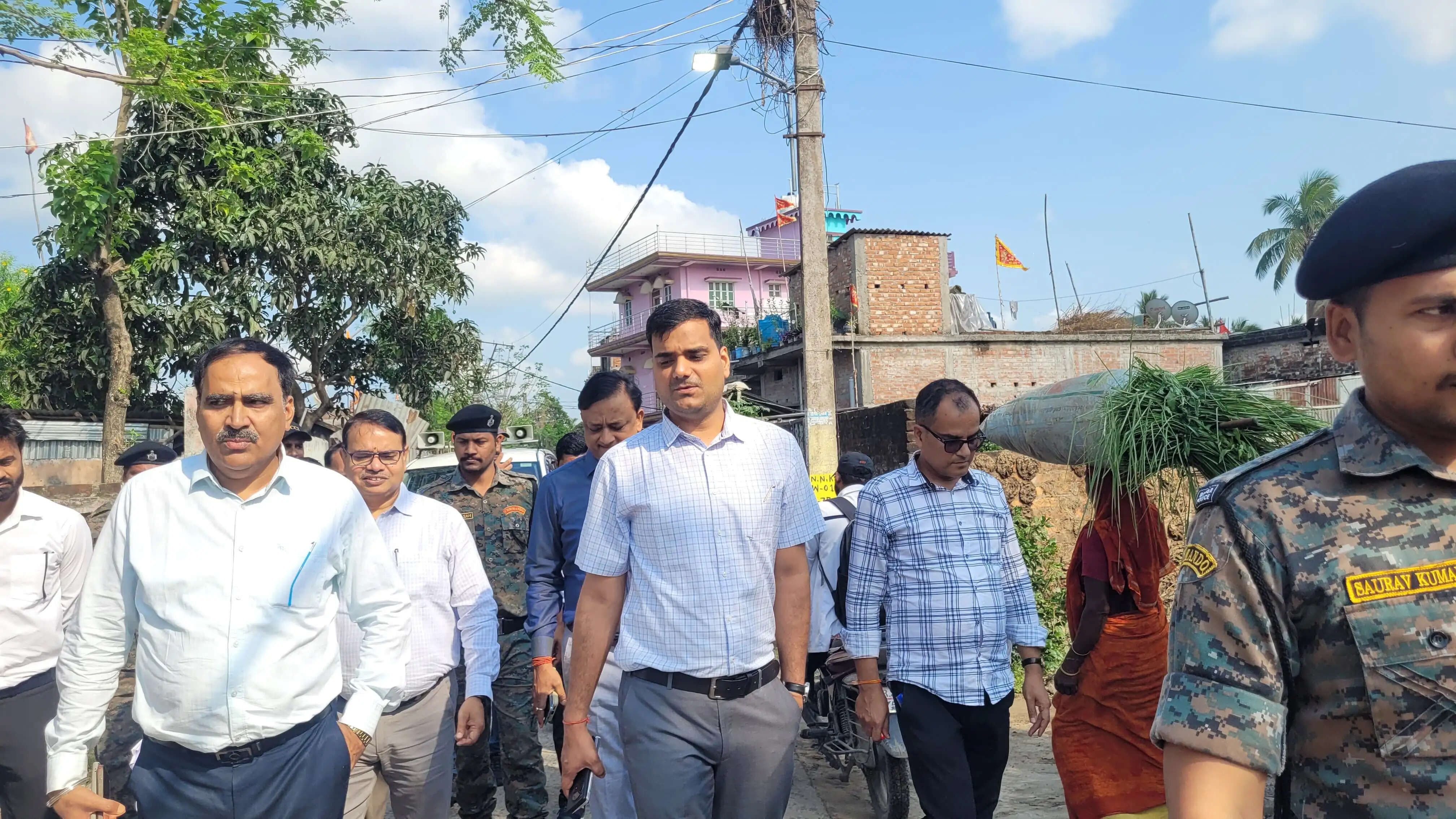 जनगणना 2027 का प्रथम चरण शुरू, डीएम ने किया मकान सूचीकरण कार्य का निरीक्षण