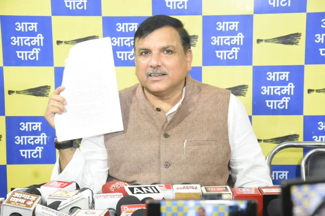 (संशाेधित) मंदिर ट्रस्ट घोटाले की एसआईटी रिपोर्ट का एक पन्ना गायब किया गया&nbsp;: संजय सिंह