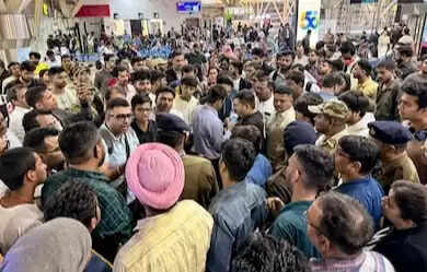 कोलकाता एयरपोर्ट पर इंडिगो की उड़ानें रद्द हाेने से स्थिति गंभीर