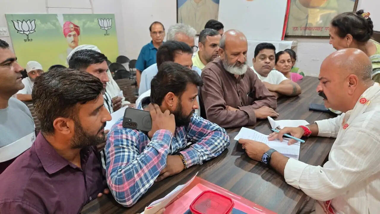 युद्धवीर सेठी ने लगाया जनता दरबार, जन-केंद्रित शासन व्यवस्था को दोहराया hu