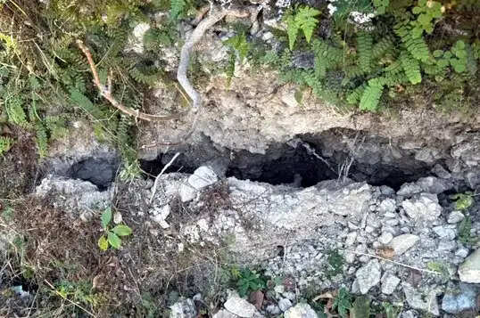 कैंची धाम&nbsp;तहसील के&nbsp;बसगांव में गहराया भू-धसाव , ग्रामीणों में दहशत
