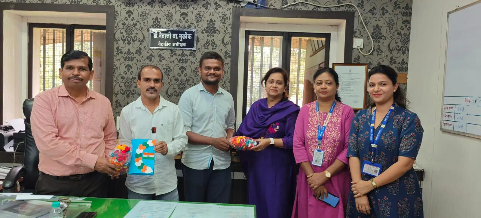 समाज ने ‘मानसिक रूप से बीमार’ कहा, उन्होंने जवानों को राखी भेजी