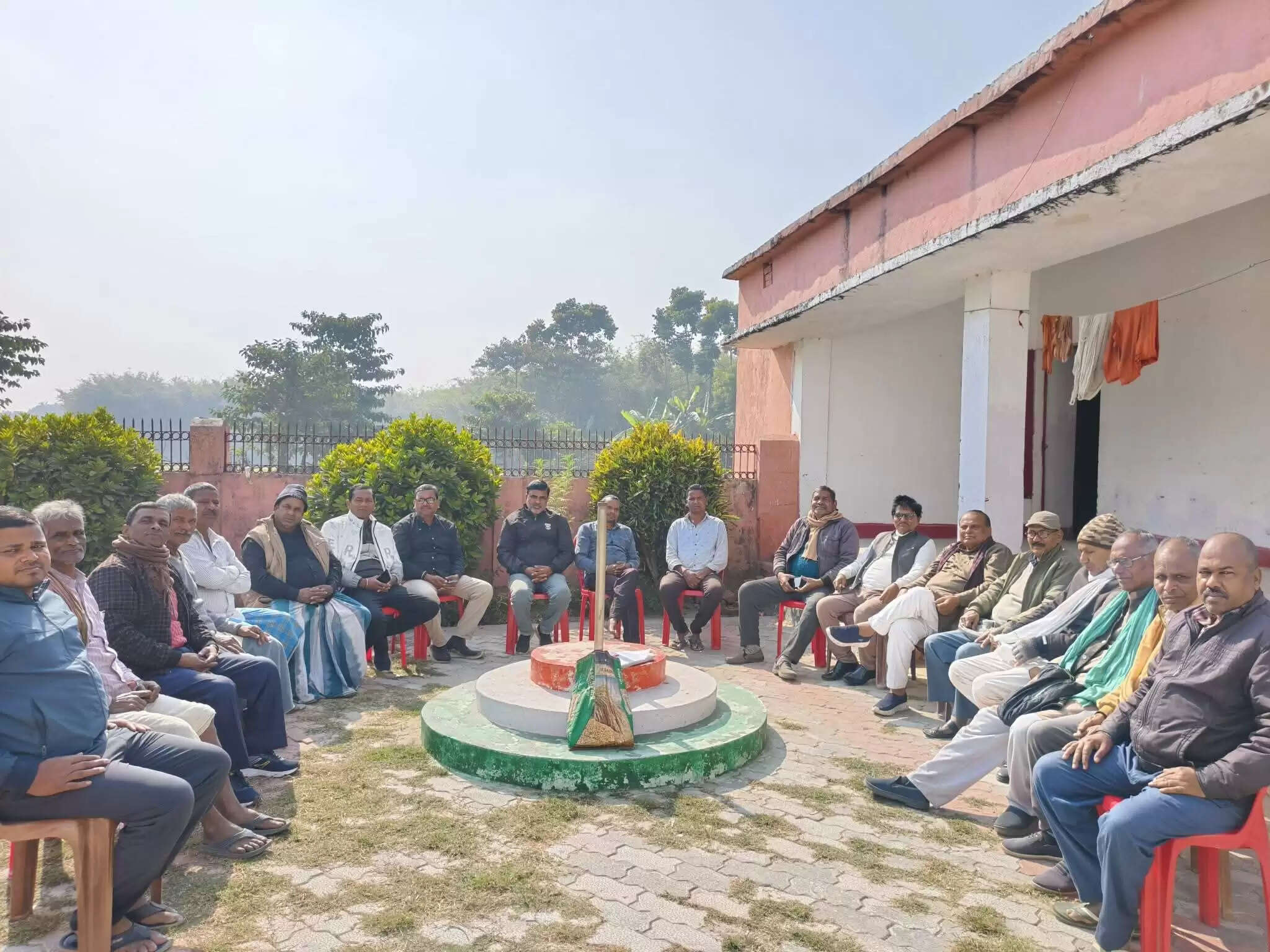 डाक मुसहरी शिव मंदिर की कमिटी की बैठक में महाशिवरात्रि के आयोजन पर बनी रूपरेखा