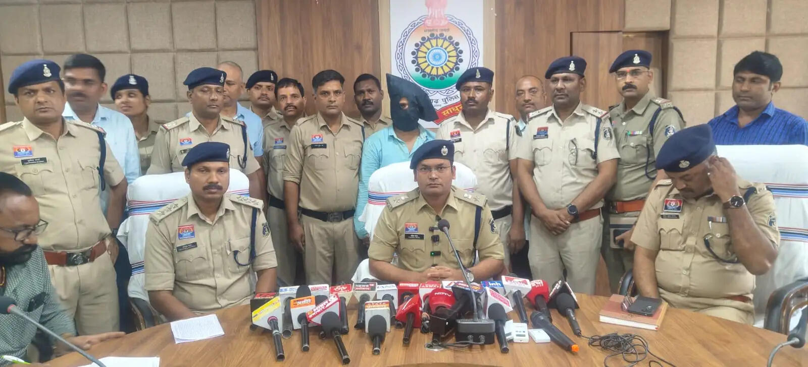 सूरजपुर में डबल मर्डर का खुलासा, 20 लाख के कर्ज और पैसों की लालच में मां-बेटे की हत्या