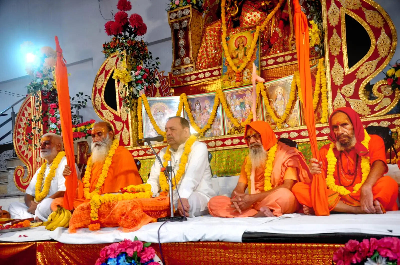 फर्रुखाबाद में 38वें मानस सम्मेलन का शुभारंभ, संतों ने रामचरित मानस के जीवन में अनुकरण पर दिया जोर