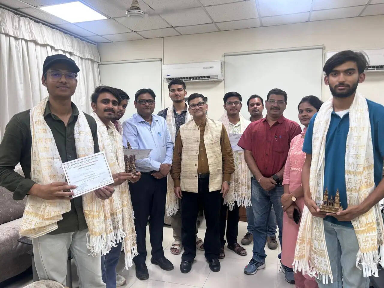 कृषि विज्ञान संस्थान बीएचयू के छात्रों ने टाटा मेमोरियल कैंसर अस्पताल के लिए रक्त व प्लाज्मा किया दान