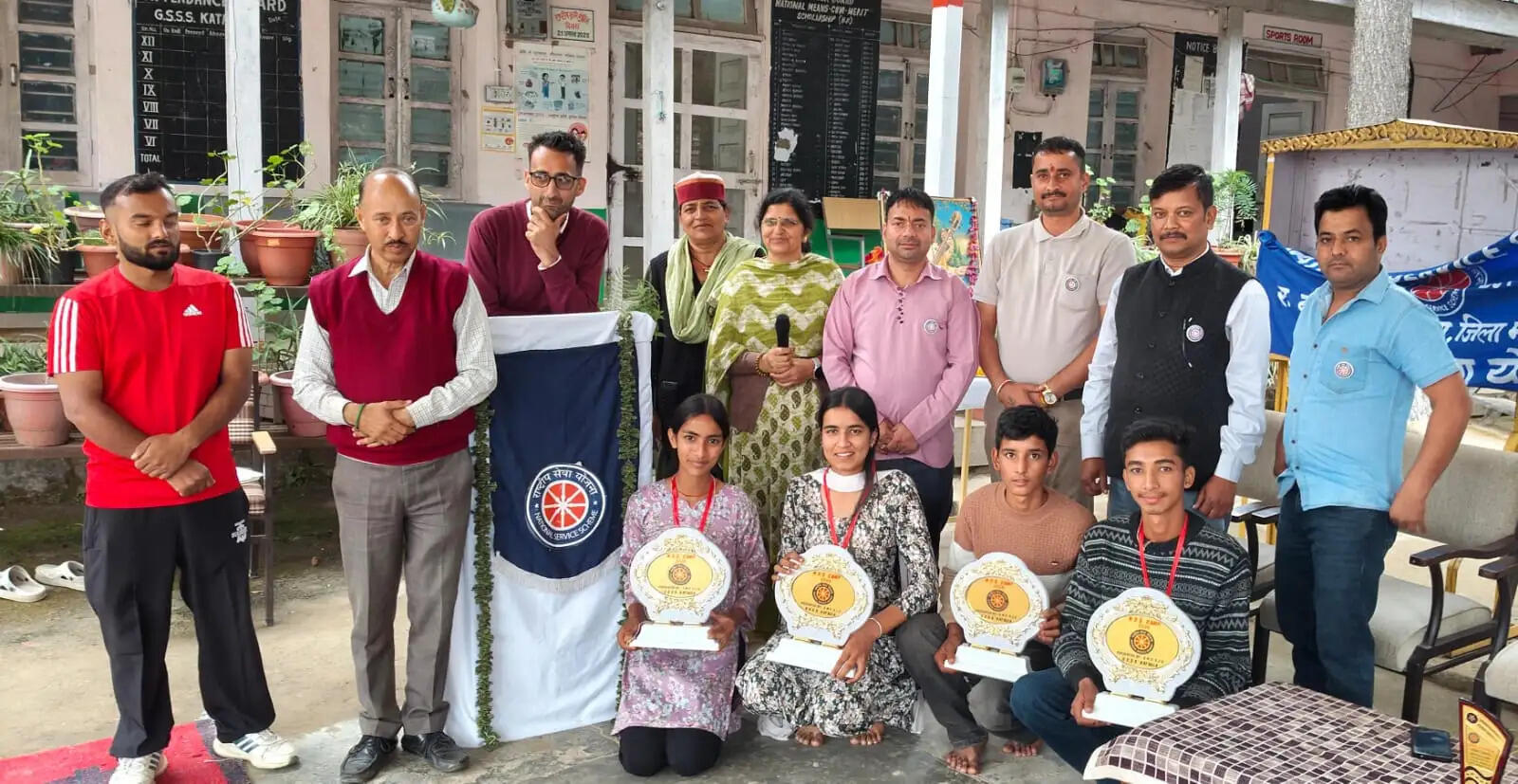 कटौला स्कूल में एनएसएस विशेष शिविर आयोजित