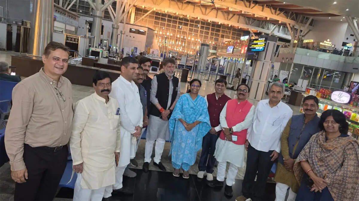 मुंबई&nbsp;में&nbsp;आज भाजपा का राष्ट्रीय प्रशिक्षण ,छत्तीसगढ़ से&nbsp;28 सदस्यीय दल&nbsp;होगा&nbsp;शामिल